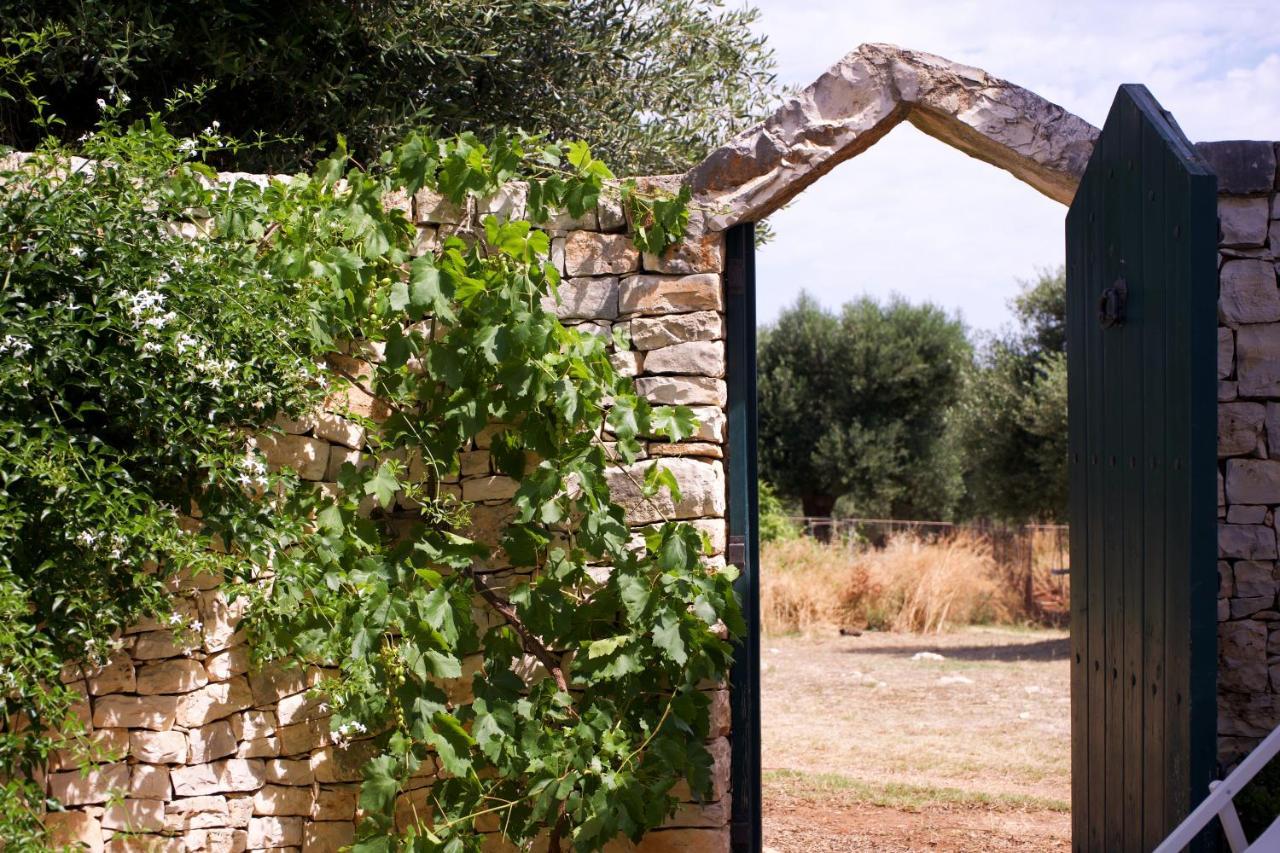 Minicasa Nella Natura, Con Piscina A Due Passi ออสตูนี ภายนอก รูปภาพ